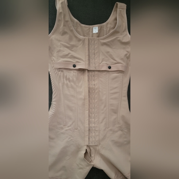 Body Shaper NEVER used - Picture 6 of 12